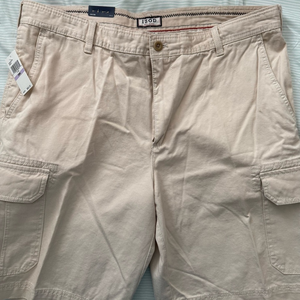 Izod Tan Cargo Shorts Relaxed Fit 100% Cotton Waist Size 38, 10.5” Inseam